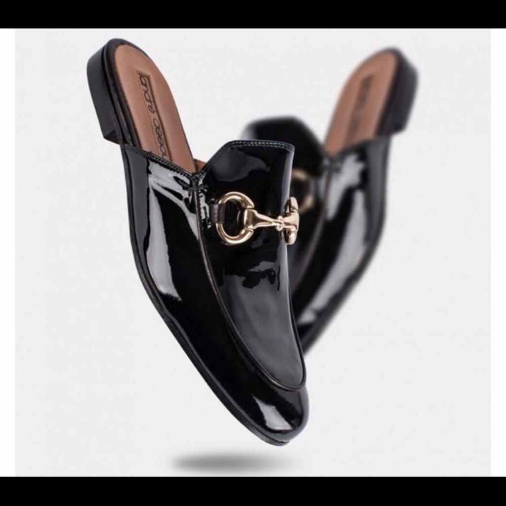 ANDRE ASSOUS Priya black mule slides w/buckle